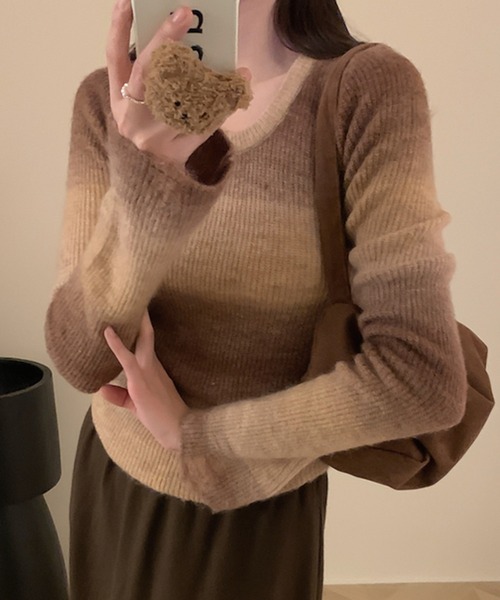 LAFFMO（ラフモ）の「グラデーションリブニット（ニット/セーター・レディース・ブラウン/レッド/グレー・F）」の3枚目の写真