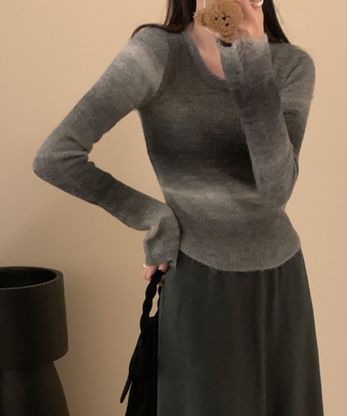 LAFFMO（ラフモ）の「グラデーションリブニット（ニット/セーター・レディース・ブラウン/レッド/グレー・F）」の11枚目の写真