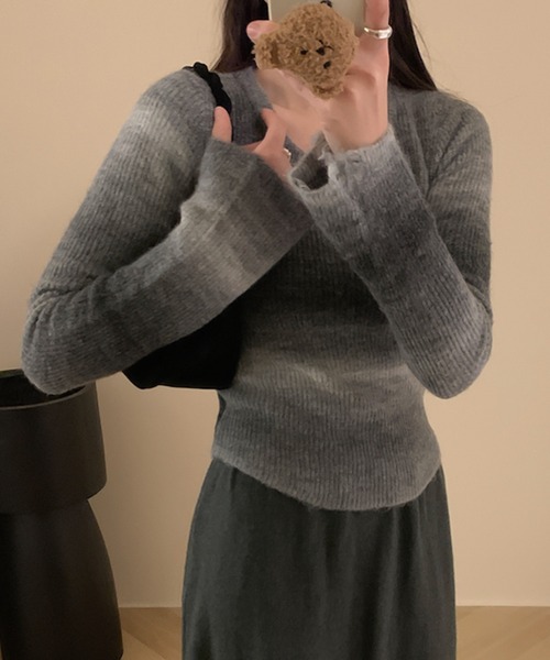 LAFFMO（ラフモ）の「グラデーションリブニット（ニット/セーター・レディース・ブラウン/レッド/グレー・F）」の7枚目の写真