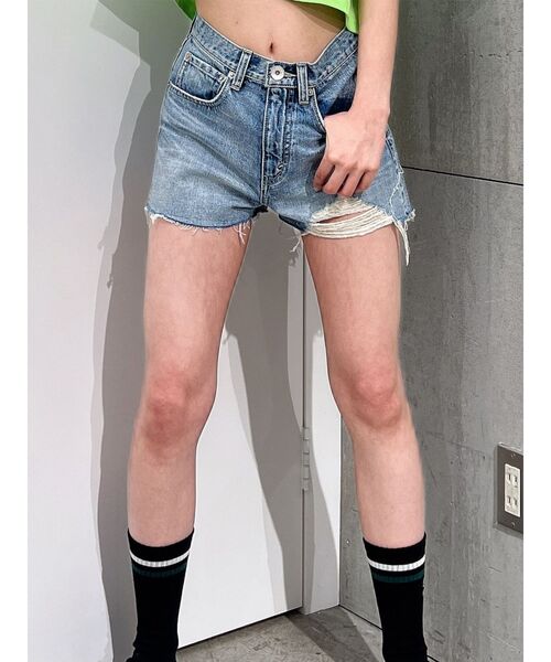 GYDA（ジェイダ）の「ハイウエスト LEFT HEM ダメージデニム ショートパンツ（デニムパンツ・レディース・ブルー/ライトブルー・X-SMALL/SMALL/MEDIUM）」の21枚目の写真