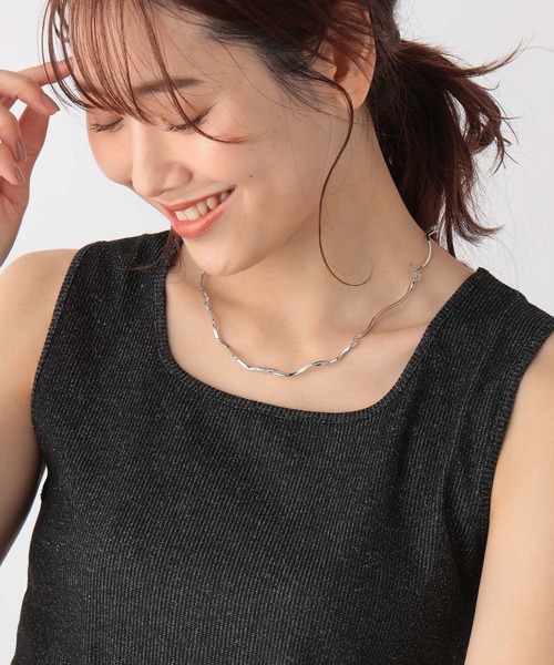 GLOBAL WORK（グローバルワーク）の「Beauteeラメタンク/987162（タンクトップ・レディース・アイボリー/ダークブルー/ブラウン/ブラック/ライトグレー/ブラック×シルバー/ネイビー・MEDIUM/LARGE）」の3枚目の写真