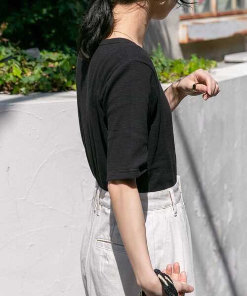 FORK&SPOON（フォークアンドスプーン）の「FORK&SPOON　ワッフルジャガードTシャツ（Tシャツ/カットソー・レディース・ブラウン系その他/ブラック/ブラック系その他/オフホワイト・1）」の11枚目の写真