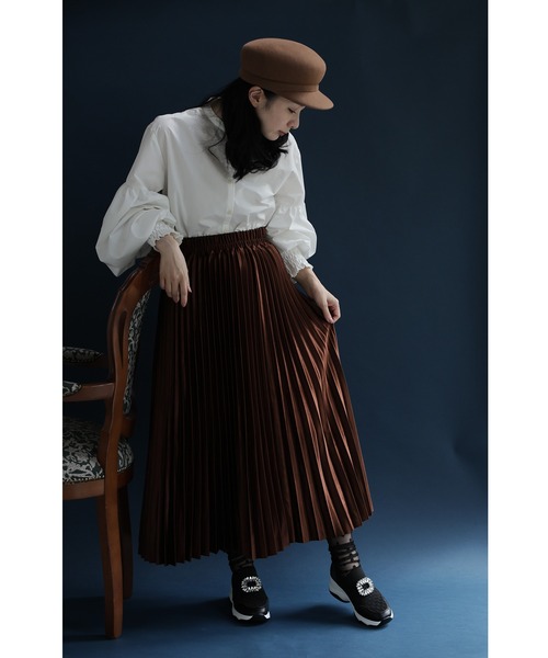 cawaii(カワイイ)の「落ち感美しい 光沢プリーツスカート(スカート・レディース・ゴールド/シルバー/ブルー/ネイビー/シルバー系1/スモークピンク/ブラウン/レッド・FREE)」の12枚目の写真