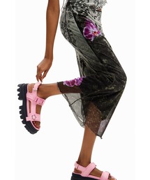 【Desigual x Tyler McGillivary】ピンク チャンキーサンダル