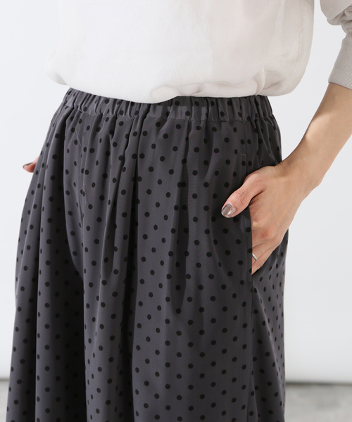 VERMEIL par iena(ヴェルメイユパーイエナ)の「《追加》ドットワイドパンツ(その他パンツ・レディース・ネイビー/チャコールグレー・38/36/40)」の12枚目の写真