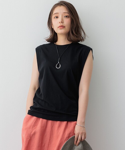 23区 S（ニジュウサンクチイサイサイズ）の「【SLOW/一部店舗限定】シアーツイストシングルジャージー ノースリーブ カットソー（Tシャツ/カットソー・レディース・ブラック系/グレー系/ベージュ系/ローズ系・32）」の2枚目の写真