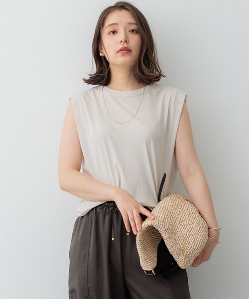 23区 S（ニジュウサンクチイサイサイズ）の「【SLOW/一部店舗限定】シアーツイストシングルジャージー ノースリーブ カットソー（Tシャツ/カットソー・レディース・ブラック系/グレー系/ベージュ系/ローズ系・32）」の4枚目の写真