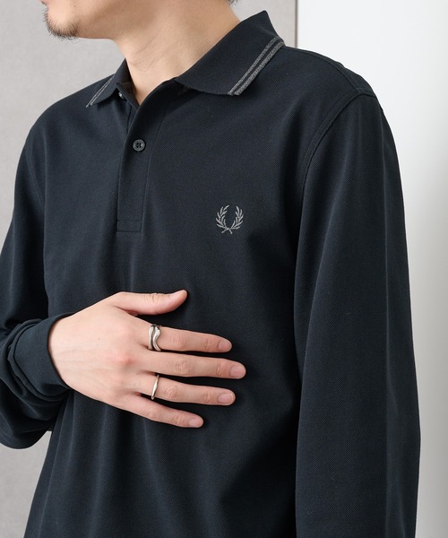 FRED PERRY(フレッドペリー)の「【FRED PERRY】Ls Twin Tipped Polo Shirt フレッドペリー ティップライン長袖ポロシャツ ワンポイントロゴ刺繍 M3636(ポロシャツ・レディース・ブラック/アイボリー/ダークグリーン/ブラック系その他4/ネイビー/カーキ/ネイビー系2/バーガンディー/ブラウン/ネイビー系3/オリーブ/ネイビー系4/カーキ系2/ブラウン系その他2/ダークインディゴブルー/ブラック系その他2/チャコールグレー/ブラック系その他6/ブラック系その他5・XS/S/M/L/XL)」の6枚目の写真