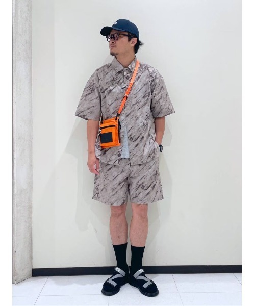 HEREIAM（ヘレイアム）の「【HEREIAM MEN】撥水／サマータフタシャツ（シャツ/ブラウス・メンズ・カーキ系/ブラック・LARGE/MEDIUM）」の15枚目の写真