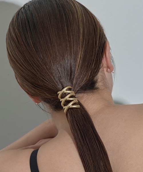 Phoebe（フィービィー）の「スリークロスメタルポニーフックヘアカフ