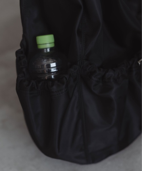 epnok（エプノック）の「シャーリングナップサック（バックパック/リュック・メンズ・ブラック・ONE SIZE）」の2枚目の写真