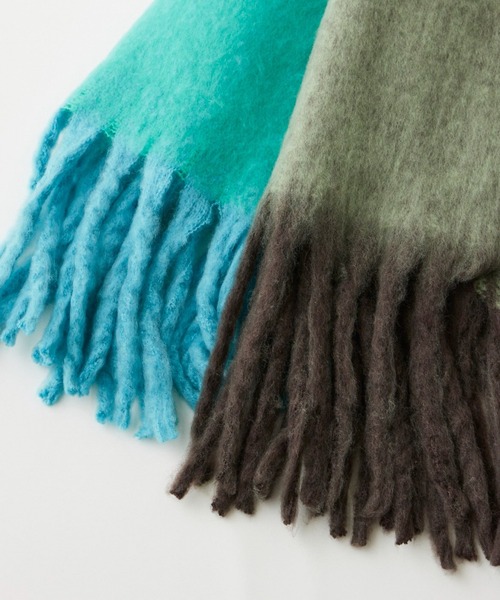 INED CLARO（イネドクラロ）の「ヘアリーカラーマフラー（マフラー・レディース・グリーン/ブラウン・フリー）」の6枚目の写真