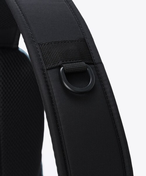 Columbia(コロンビア)の「撥水 Columbia/グレートスモーキーガーデン ボディバッグ 4L/コロンビア(ボディバッグ/ウエストポーチ・レディース・ブラック/ブルー/イエロー/ベージュ/ブルー系その他・ONE SIZE)」の21枚目の写真