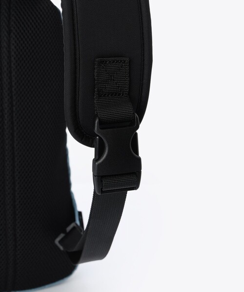 Columbia(コロンビア)の「撥水 Columbia/グレートスモーキーガーデン ボディバッグ 4L/コロンビア(ボディバッグ/ウエストポーチ・レディース・ブラック/ブルー/イエロー/ベージュ/ブルー系その他・ONE SIZE)」の22枚目の写真