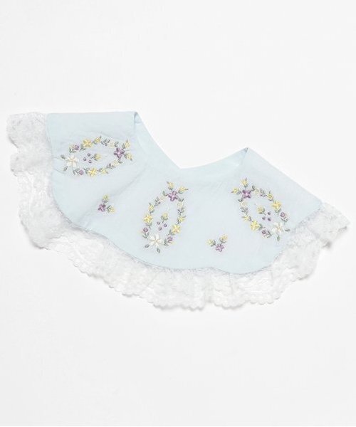 petit main（プティマイン）の「【防水】レースつき刺しゅうスタイ（スタイ/よだれかけ・キッズ・オフホワイト/ライトブルー・FREE）」の2枚目の写真