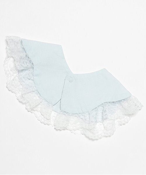 petit main（プティマイン）の「【防水】レースつき刺しゅうスタイ（スタイ/よだれかけ・キッズ・オフホワイト/ライトブルー・FREE）」の4枚目の写真