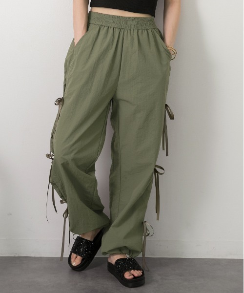 ad thie(アドティエ)の「サイドリボン パラシュートパンツ(その他パンツ・レディース・ブラック/カーキ/グレー/ナチュラル・FREE)」の4枚目の写真