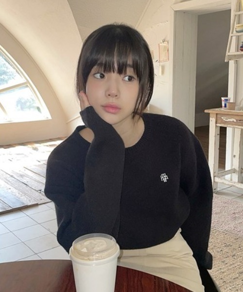 muahmuah(ムーアムーア)の「A'GEM/9 × .kom 『muah muah/ムーアムーア』 STITCH LOGO ROUND KNIT/ステッチロゴラウンドニット(ニット/セーター・レディース・ブラック/チャコールグレー/アイボリー/ピンク・FREE)」の12枚目の写真