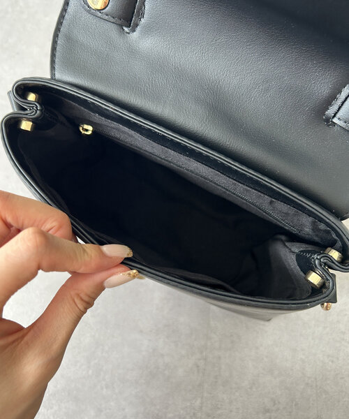 Thevon(ゼボン)の「GLDバックル合皮ショルダー(ショルダーバッグ・レディース・ブラック/グレイッシュベージュ/ブラウン・FREE)」の17枚目の写真