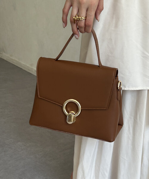 Thevon(ゼボン)の「GLDバックル合皮ショルダー(ショルダーバッグ・レディース・ブラック/グレイッシュベージュ/ブラウン・FREE)」の14枚目の写真