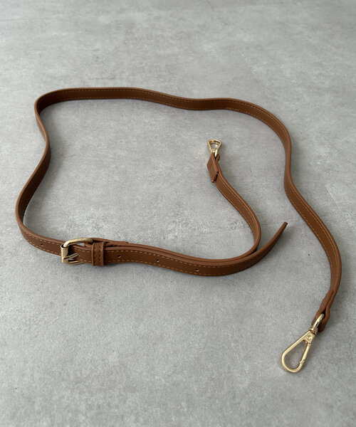 Thevon(ゼボン)の「GLDバックル合皮ショルダー(ショルダーバッグ・レディース・ブラック/グレイッシュベージュ/ブラウン・FREE)」の5枚目の写真