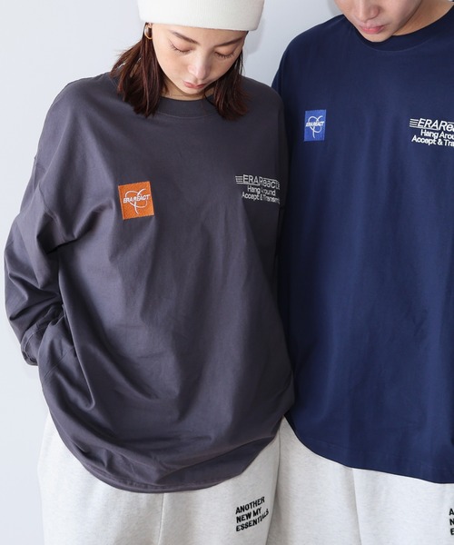 ANME(アンメ)の「ERAReactエンブロイダリーロゴ長袖Tシャツ(Tシャツ/カットソー・レディース・ネイビー/オートミール/チャコールグレー/オフホワイト・M/L)」の3枚目の写真