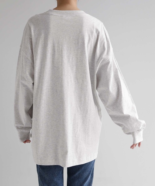 ANME(アンメ)の「ERAReactエンブロイダリーロゴ長袖Tシャツ(Tシャツ/カットソー・レディース・ネイビー/オートミール/チャコールグレー/オフホワイト・M/L)」の7枚目の写真