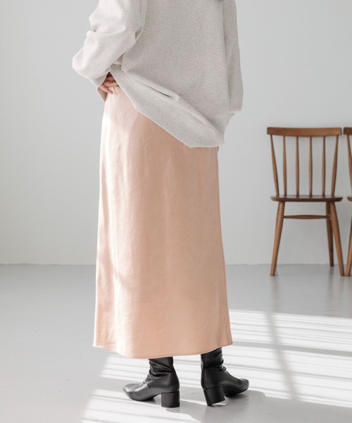 LOWRYS FARM（ローリーズファーム）の「サテンフレアスカート　133493（スカート・レディース・ブラウン/グレー/ブラック/アイボリー/ブルー/ピンク・FREE）」の13枚目の写真