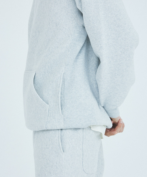 Champion(チャンピオン)の「CHAMPION / チャンピオン 別注 SOLID SWEAT HOODIE(パーカー・メンズ・ブラック系その他/ネイビー/チャコールグレー・X-LARGE/LARGE/MEDIUM)」の5枚目の写真