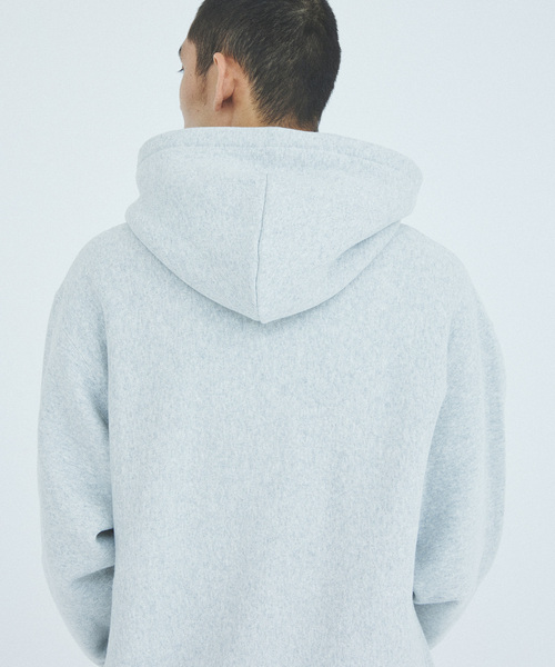Champion(チャンピオン)の「CHAMPION / チャンピオン 別注 SOLID SWEAT HOODIE(パーカー・メンズ・ブラック系その他/ネイビー/チャコールグレー・X-LARGE/LARGE/MEDIUM)」の6枚目の写真