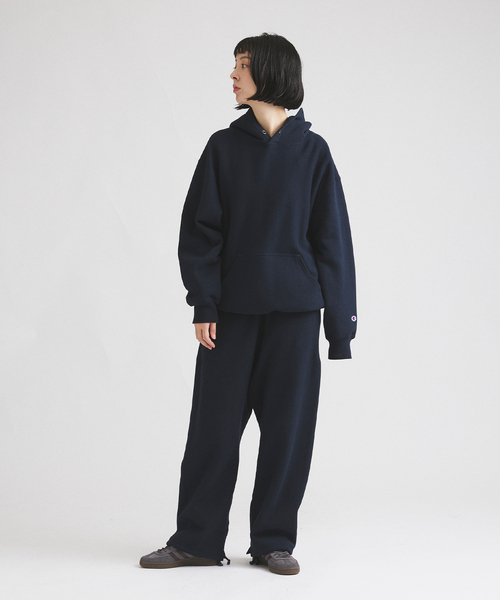 Champion(チャンピオン)の「CHAMPION / チャンピオン 別注 SOLID SWEAT HOODIE(パーカー・メンズ・ブラック系その他/ネイビー/チャコールグレー・X-LARGE/LARGE/MEDIUM)」の9枚目の写真