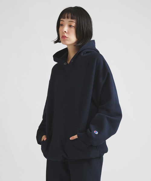 Champion(チャンピオン)の「CHAMPION / チャンピオン 別注 SOLID SWEAT HOODIE(パーカー・メンズ・ブラック系その他/ネイビー/チャコールグレー・X-LARGE/LARGE/MEDIUM)」の12枚目の写真