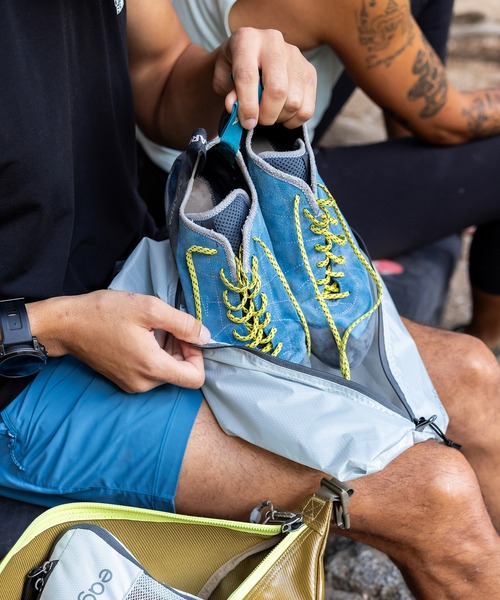 EagleCreek(イーグルクリーク)の「EagleCreek/PACK-IT ISOLATE SHOE SAC/アイソレートシューサック(トラベルグッズ・メンズ・グレー/ブラック・FREE)」の12枚目の写真