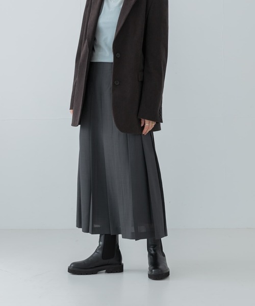 URBAN RESEARCH（アーバンリサーチ）の「梳毛ライクプリーツスカート（スカート・レディース・グレー/チャコールグレー・36/38）」の3枚目の写真