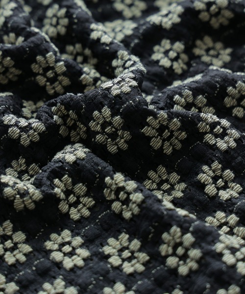 Fashion Letter(ファッションレター)の「フラワージャガードカットソー 小花柄 フラワー ジャガード トップス 春夏 秋冬 オールシーズン(Tシャツ/カットソー・レディース・ブラック・M)」の19枚目の写真