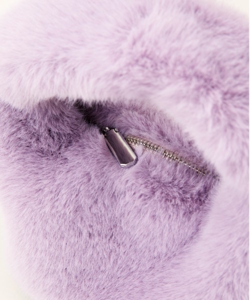 LE VERNIS(ル・ベルニ)の「LE VERNIS(ル・ベルニ)Fake fur micro bag(ハンドバッグ・レディース・ライトベージュ/パープル/オレンジ/ブラウン/グリーン/ピンク・FREE)」の12枚目の写真
