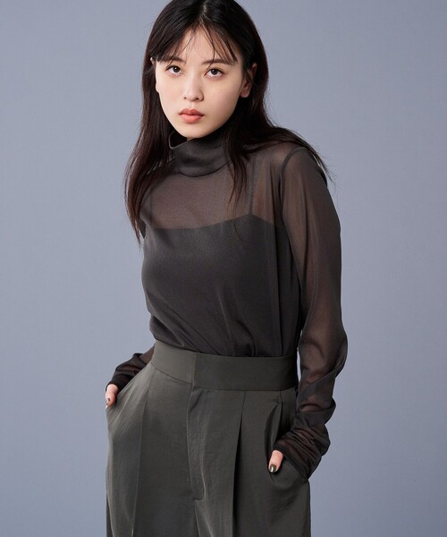 uncrave(アンクレイヴ)の「トリコットシフォン ハイネック カットソー(uncrave STANDARD)(Tシャツ/カットソー・レディース・ホワイト系/ブラック系/ライトグレー系/グレー系/ベージュ系・1/2)」の16枚目の写真