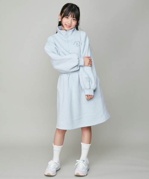 JENNI belle(ジェニィベル)の「【WEB限定】【あったか】裏起毛ハーフZIPワンピ(ワンピース・キッズ・サックスブルー/ブラック・130cm/140cm/150cm/120cm)」の4枚目の写真