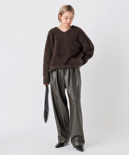 AP STUDIO(エーピーストゥディオ)の「フォックスカシミヤVネックプルオーバー(ニット/セーター・レディース・ブラウン/ブラック・FREE)」の18枚目の写真