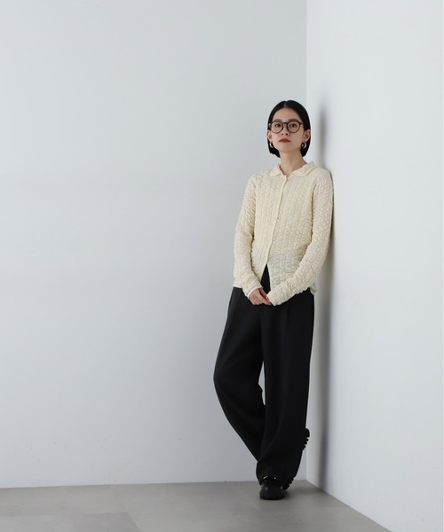 N.（N. Natural Beauty Basic）（エヌエヌナチュラルビューティーベーシック）の「◆ふくれシャーリング襟付きニットカーディガン（カーディガン/ボレロ・レディース・オフホワイト/レモンイエロー/ブラック・MEDIUM）」の6枚目の写真