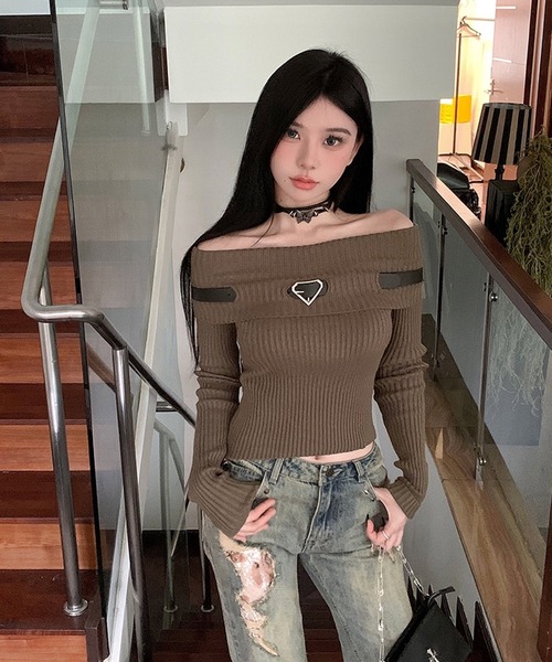 shopnikoniko(ショップニコニコ)の「ベルト付き オフショルダー リブニットトップス(ニット/セーター・レディース・ブラック/ブラウン/アイボリー・フリー)」の8枚目の写真