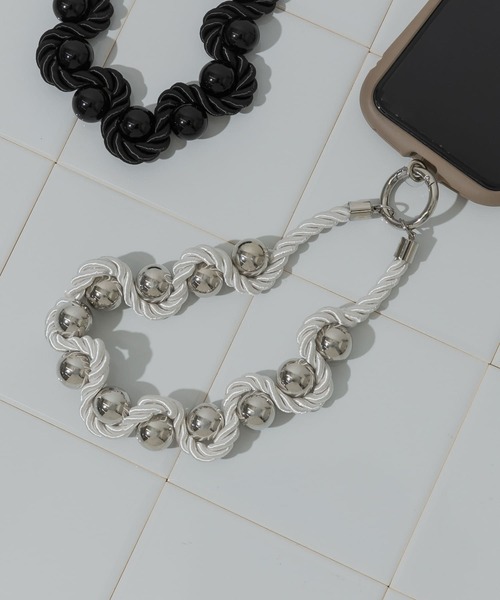 SMELLY（スメリー）の「ツイストロープボールハンドストラップ（スマホグッズ・レディース・ブラック/シルバー・-）」の2枚目の写真