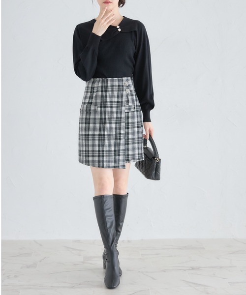 tocco closet(トッコ クローゼット)の「インナーパンツ付きビジュー装飾チェックラップスカート(スカート・レディース・ブラック/ブラウン・M)」の6枚目の写真