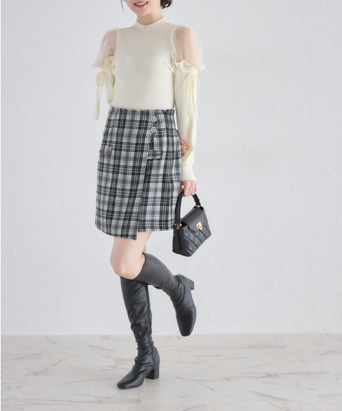 tocco closet(トッコ クローゼット)の「インナーパンツ付きビジュー装飾チェックラップスカート(スカート・レディース・ブラック/ブラウン・M)」の4枚目の写真