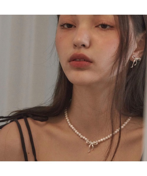 NUAVO(ヌアボ)の「Ribbon tie pearls(ネックレス・レディース・シルバー・FREE)」の4枚目の写真