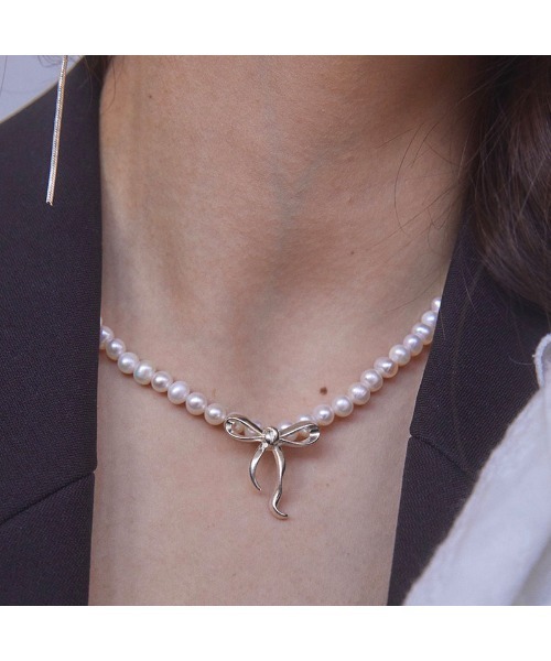 NUAVO(ヌアボ)の「Ribbon tie pearls(ネックレス・レディース・シルバー・FREE)」の7枚目の写真