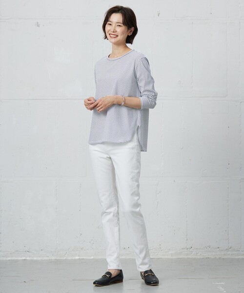 J.PRESS(ジェイプレス)の「ベーシックジャージーシャツテール ボーダー カットソー(Tシャツ/カットソー・レディース・ネイビー系1・T13)」の2枚目の写真