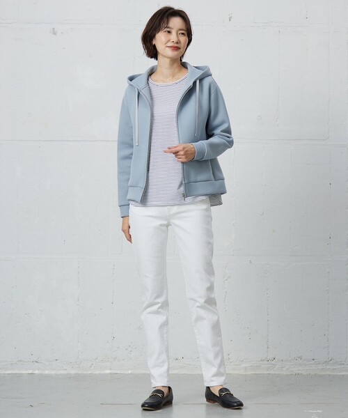 J.PRESS(ジェイプレス)の「ベーシックジャージーシャツテール ボーダー カットソー(Tシャツ/カットソー・レディース・ネイビー系1・T13)」の4枚目の写真