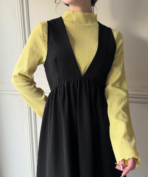 JUNOAH（ジュノア）の「Vネックギャザージャンパースカート（ジャンパースカート・レディース・チャコール/アイボリー/ブラック・X-LARGE/LARGE/MEDIUM）」の13枚目の写真