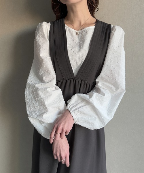 JUNOAH（ジュノア）の「Vネックギャザージャンパースカート（ジャンパースカート・レディース・チャコール/アイボリー/ブラック・X-LARGE/LARGE/MEDIUM）」の15枚目の写真